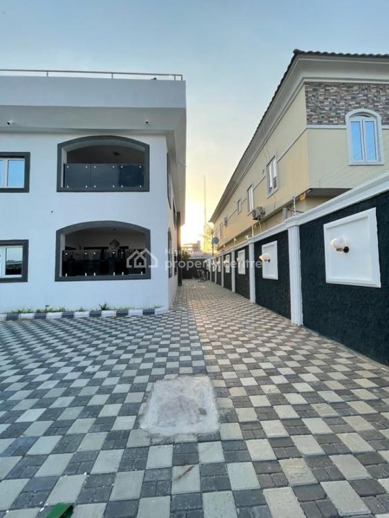 Luxury 3 Bedrooms Flat, Lekki Phase 1, Lekki, Lagos, Block of Flats for Sale