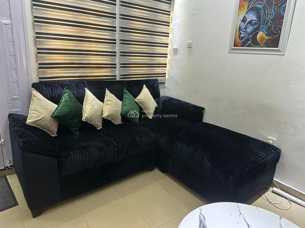 2 Bedrooms Flat, 35, Abiodun Onitiri Avenue, Ifako-ijaiye, Lagos, Flat / Apartment Short Let
