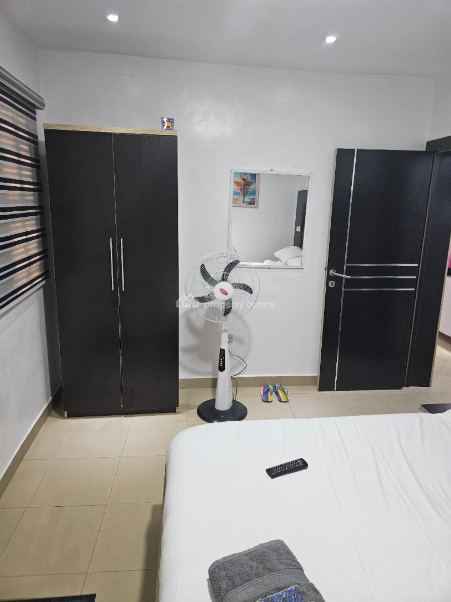 2 Bedrooms Flat, 35, Abiodun Onitiri Avenue, Ifako-ijaiye, Lagos, Flat / Apartment Short Let