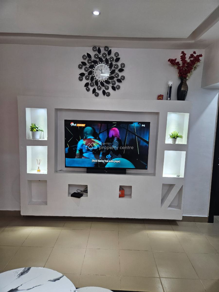 2 Bedrooms Flat, 35, Abiodun Onitiri Avenue, Ifako-ijaiye, Lagos, Flat / Apartment Short Let