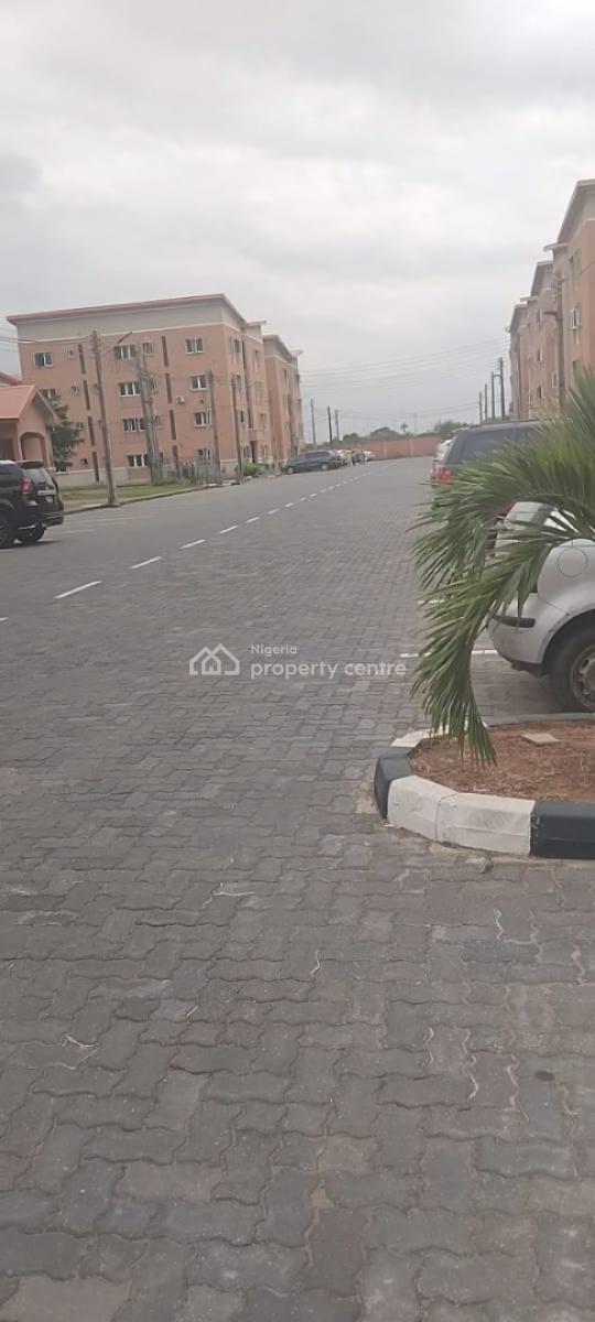 3 Bedrooms Flat with Great Facilities, Fashola Estate, Ibeshe, Ikorodu, Lagos, Flat / Apartment for Sale