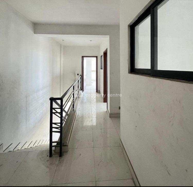 Modern Penthouse Living Seapoint 2-bedroom Apartment With Mountain ...