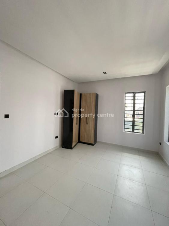 Very Spacious Unfurnished 1 Bedroom Apartment with 24hrs Security, Oladmeji Alo, Lekki Phase 1, Lekki, Lagos, Mini Flat (room and Parlour) for Rent