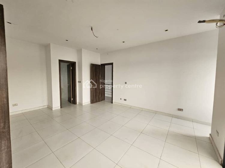 Very Spacious Unfurnished 1 Bedroom Apartment with 24hrs Security, Oladmeji Alo, Lekki Phase 1, Lekki, Lagos, Mini Flat (room and Parlour) for Rent