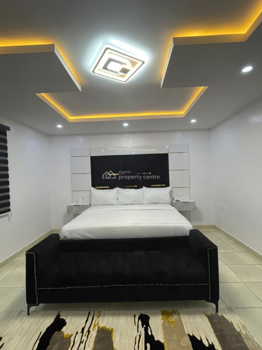 Very Spacious Unfurnished 1 Bedroom Apartment with 24hrs Security, Oladmeji Alo, Lekki Phase 1, Lekki, Lagos, Mini Flat (room and Parlour) for Rent