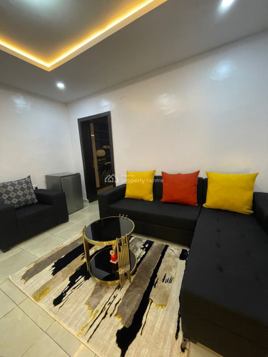 Very Spacious Unfurnished 1 Bedroom Apartment with 24hrs Security, Oladmeji Alo, Lekki Phase 1, Lekki, Lagos, Mini Flat (room and Parlour) for Rent