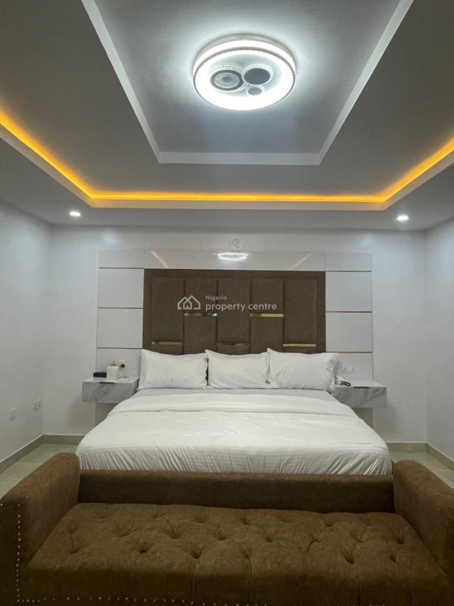 Very Spacious Unfurnished 1 Bedroom Apartment with 24hrs Security, Oladmeji Alo, Lekki Phase 1, Lekki, Lagos, Mini Flat (room and Parlour) for Rent