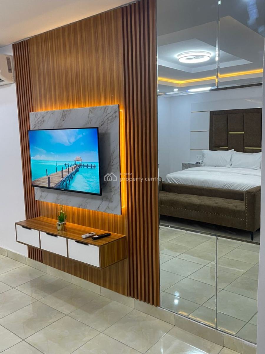 Very Spacious Unfurnished 1 Bedroom Apartment with 24hrs Security, Oladmeji Alo, Lekki Phase 1, Lekki, Lagos, Mini Flat (room and Parlour) for Rent