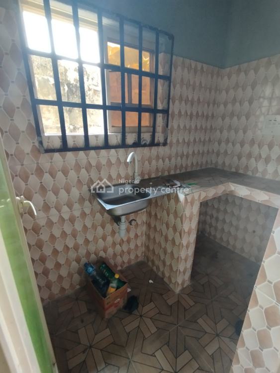 a Fantastic Self-contained, Oron Road, Adjacent Shelter Afrique Estate Junction. Mbiabong Ikot Ant, Uyo, Akwa Ibom, Self Contain (single Rooms) for Rent