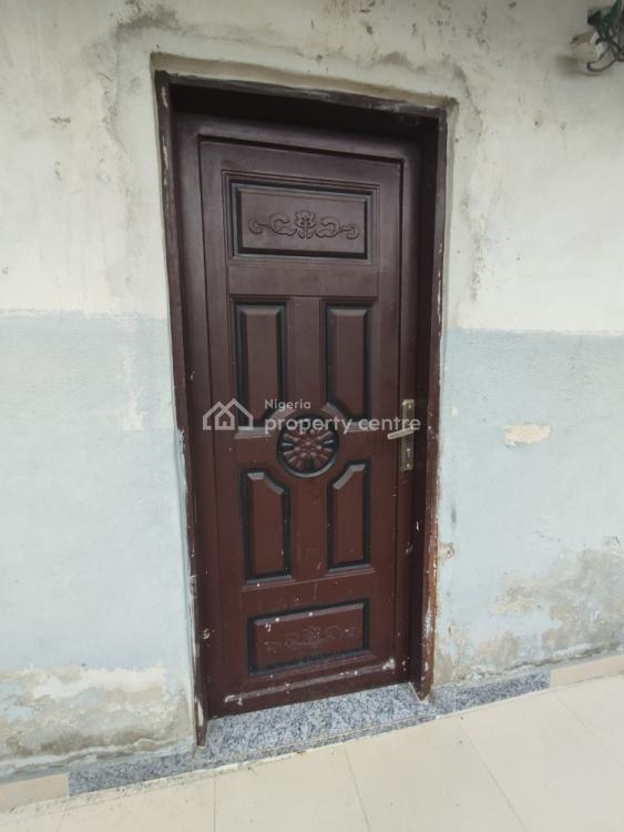 a Fantastic Self-contained, Oron Road, Adjacent Shelter Afrique Estate Junction. Mbiabong Ikot Ant, Uyo, Akwa Ibom, Self Contain (single Rooms) for Rent