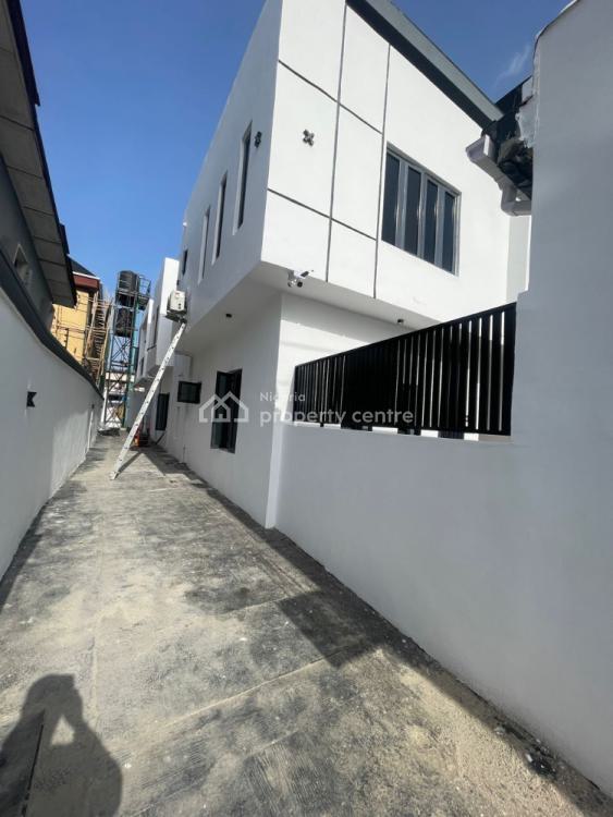 2 Bedroom Flats for Rent in Lawanson, Surulere, Lagos Nigeria