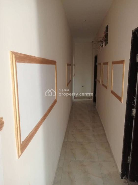For Rent 2 Bedroom Flat, Broadview Estate, Idu Industrial, Abuja 2 Beds, 3 Baths (Ref 2181573)