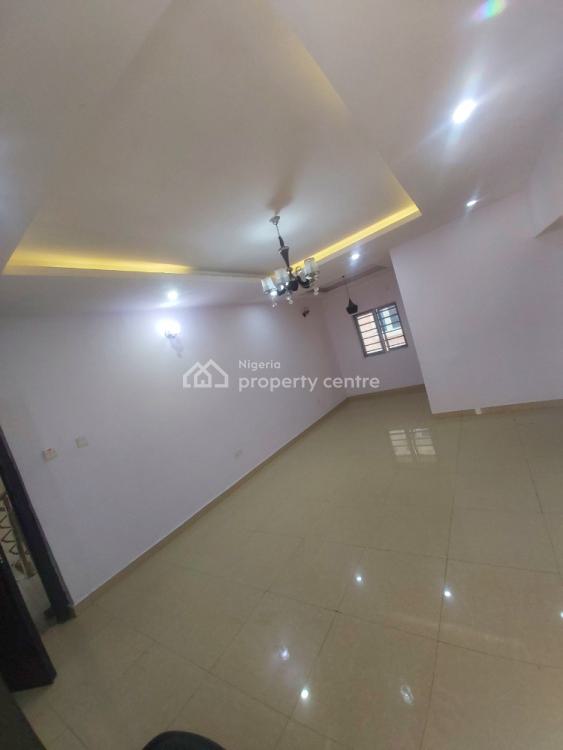 Beautiful 2 Bedroom Flat, 39 Hopevile Estate, Lekki Phase 2, Lekki, Lagos, Flat / Apartment for Rent