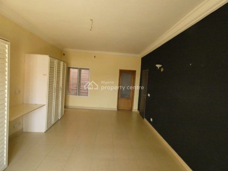 For Rent 3 Bedrooms Terrace With 2rooms Pent House, Pinnock Beach Estate, Osapa, Lekki, Lagos