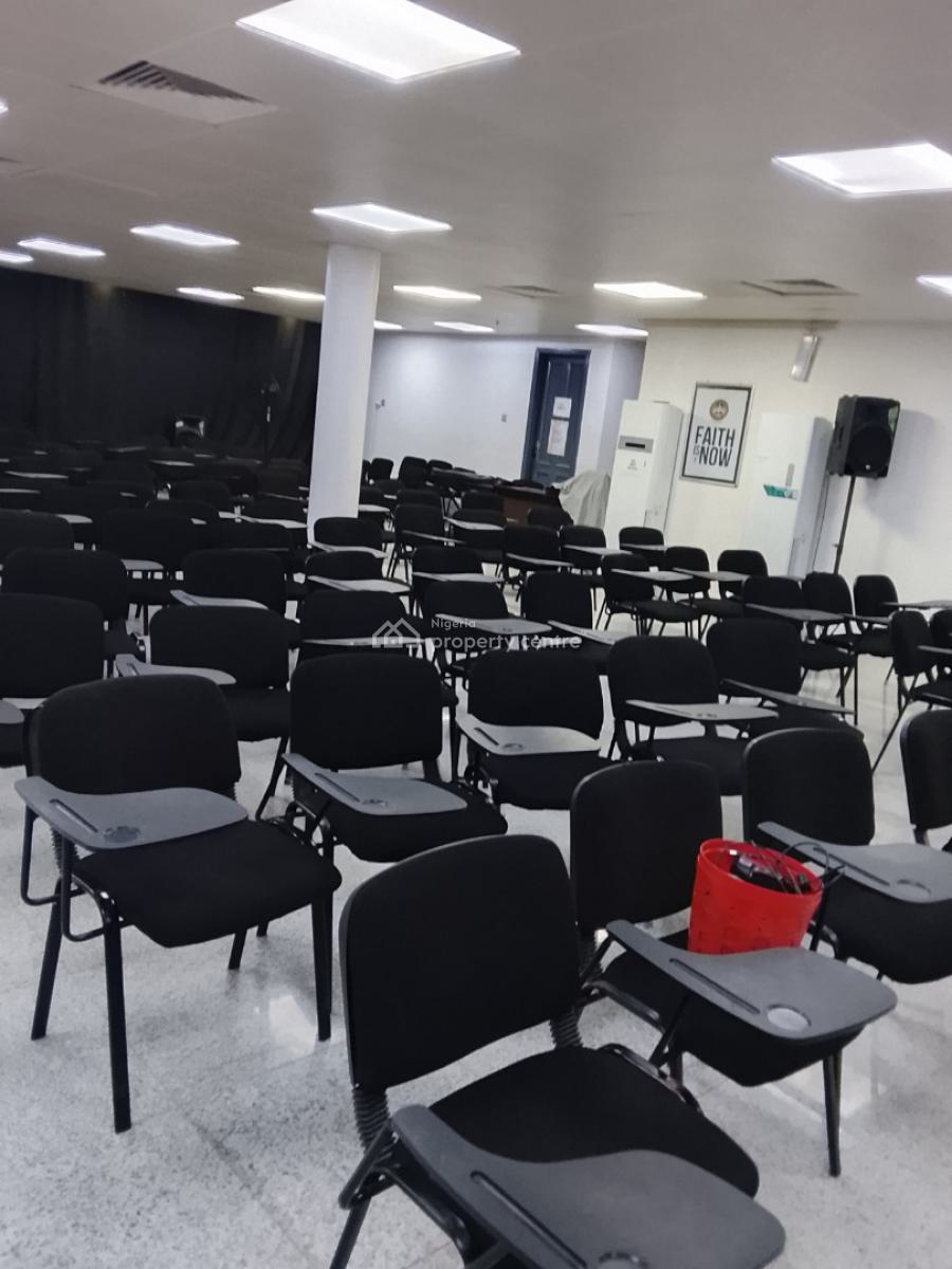 Training Room Hall with a 150 Capacity, Lekki Phase 1, Lekki, Lagos, Conference / Meeting / Training Room for Rent