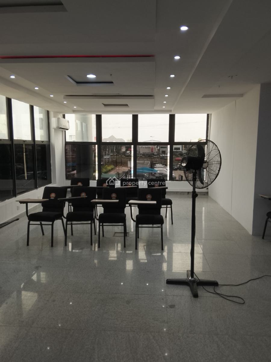 Training Room with a 100 Capacity, Lekki Phase 1, Lekki, Lagos, Conference / Meeting / Training Room for Rent