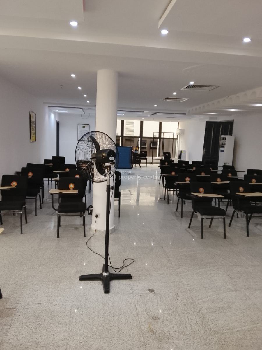 Training Room with a 100 Capacity, Lekki Phase 1, Lekki, Lagos, Conference / Meeting / Training Room for Rent