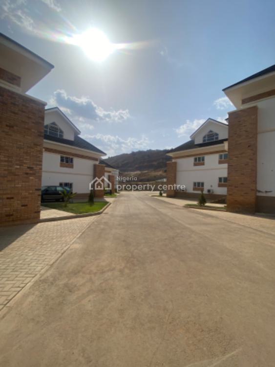5 Bedroom Luxurious Duplex on Billionaires Row, Maitama District, Abuja, Semi-detached Duplex for Sale