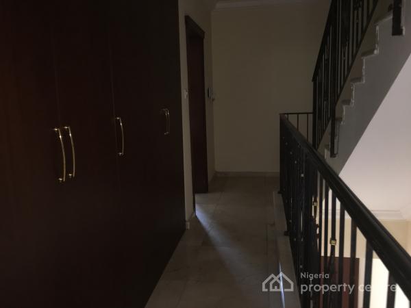 Luxury and Fully Serviced 3 Bedroom Terrace, Fatal Arubieke, Lekki Phase 1, Lekki, Lagos, Flat / Apartment for Rent