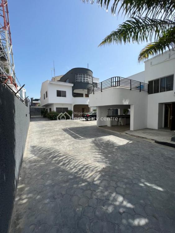 For Rent Fully Detached House + Bq Sitting On 800sqm Of Land, Victoria