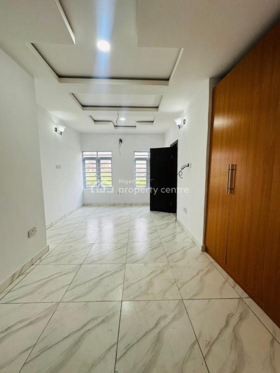 For Sale Excellent 3 Bedroom Apartment, Maryland, Lagos 3 Beds