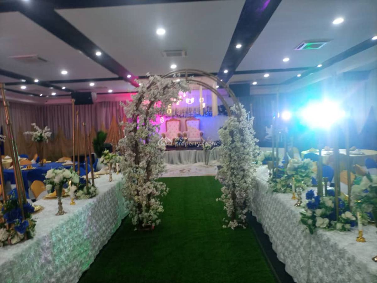 Lekki Centre Luxury Halls, Admiralty Road, Lekki Phase 1, Lekki, Lagos, Conference / Meeting / Training Room for Rent