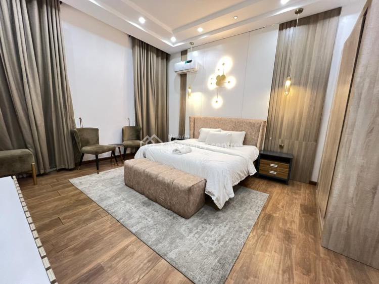 Book This Beautiful  Fa(3)bedrooms Penthouse Waterfront, Lekki Phase 1, Lekki, Lagos, Flat / Apartment Short Let