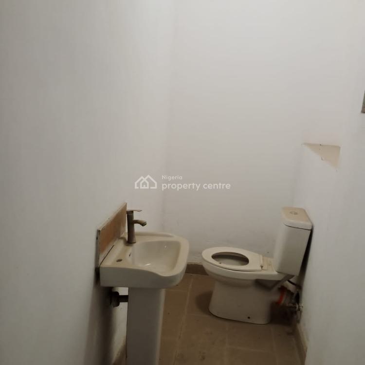 For Rent 2 Bedrooms, Channel Point, Sinari Daranijo Street, Victoria