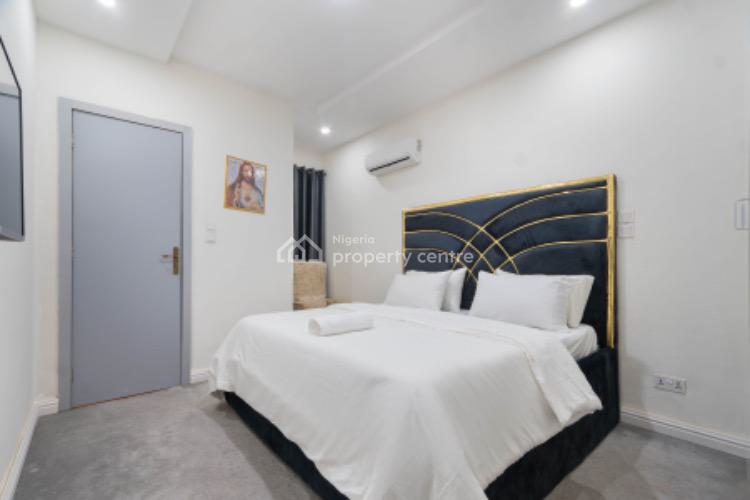 4bedroom Terrace, Orchid Road, Lekki, Lagos, Hotel / Guest House Short Let