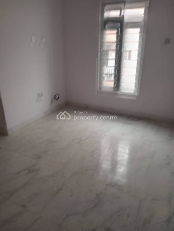 For Rent 20 Bedroom Fully Detached Building, Ahmadu Bello Way