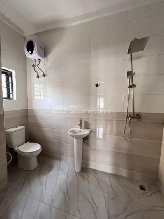 For Rent Newly Built & Luxurious 3 Bedroom Flat On A Tarred Road