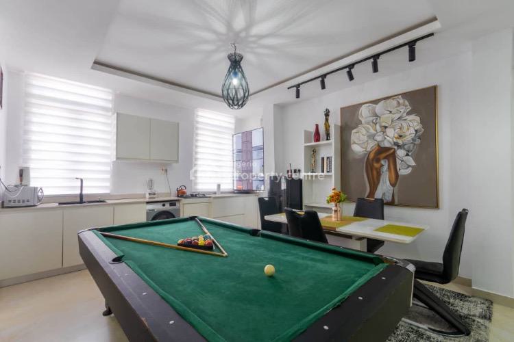 Book This 2 Bedrooms Spacious Luxurious Highrise Apartment, Rock Drive Road, Lekki Phase 1, Lekki, Lagos, Flat / Apartment Short Let