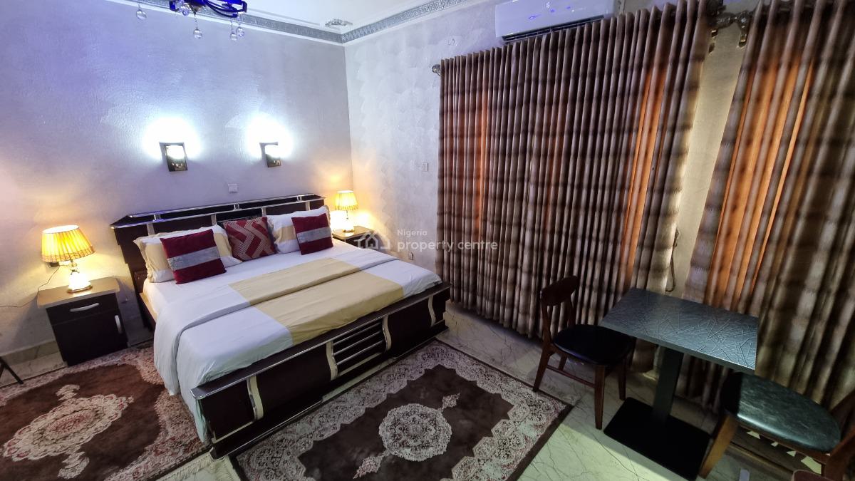 Elegant Executive Suite (room 5), 22, Sule Abuka Street, Opebi, Ikeja, Lagos, Self Contain (single Rooms) Short Let