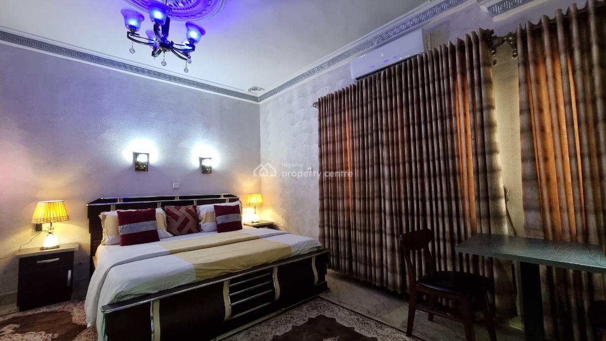 Elegant Executive Suite (room 5), 22, Sule Abuka Street, Opebi, Ikeja, Lagos, Self Contain (single Rooms) Short Let