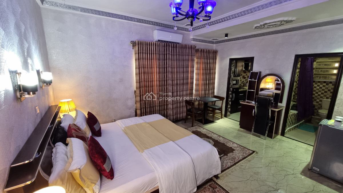 Elegant Executive Suite (room 5), 22, Sule Abuka Street, Opebi, Ikeja, Lagos, Self Contain (single Rooms) Short Let