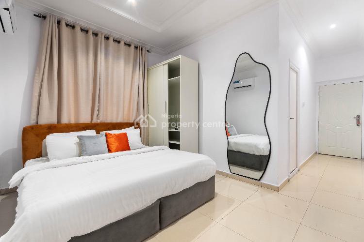 Luxury 3 Bedrooms Apartment with Snooker, Off Admiralty Way, Lekki Phase 1, Lekki, Lagos, Flat / Apartment Short Let