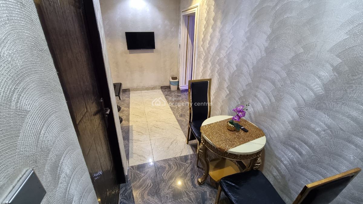 Luxury Apartment (3 Bedrooms & Parlour) (rooms 10, 11, 12), 22, Sule Abuka Street, Opebi, Ikeja, Lagos, Flat / Apartment Short Let