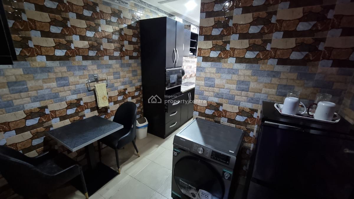 Luxury Apartment (3 Bedrooms & Parlour) (rooms 10, 11, 12), 22, Sule Abuka Street, Opebi, Ikeja, Lagos, Flat / Apartment Short Let