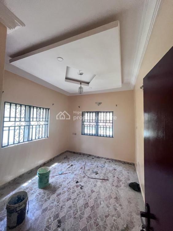 For Rent Tastefully Renovated 2 Bedroom Apartments, Victory Estate