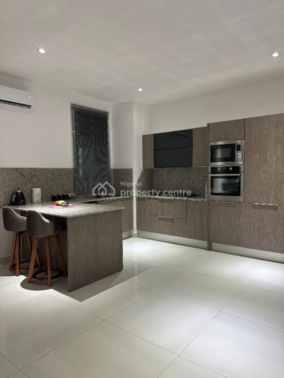 2 Bedrooms Apartment, Signature Residences, Plot 30, Block 4, Ibiyinka Salvador Street, Lekki Phase 1, Lekki, Lagos, Flat / Apartment Short Let