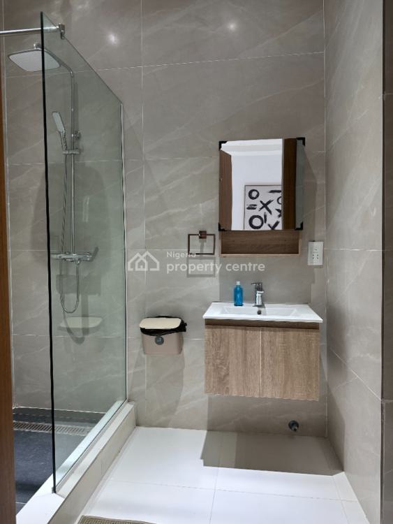 2 Bedrooms Apartment, Signature Residences, Plot 30, Block 4, Ibiyinka Salvador Street, Lekki Phase 1, Lekki, Lagos, Flat / Apartment Short Let