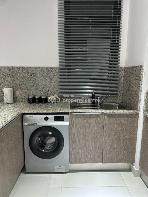 2 Bedrooms Apartment, Signature Residences, Plot 30, Block 4, Ibiyinka Salvador Street, Lekki Phase 1, Lekki, Lagos, Flat / Apartment Short Let