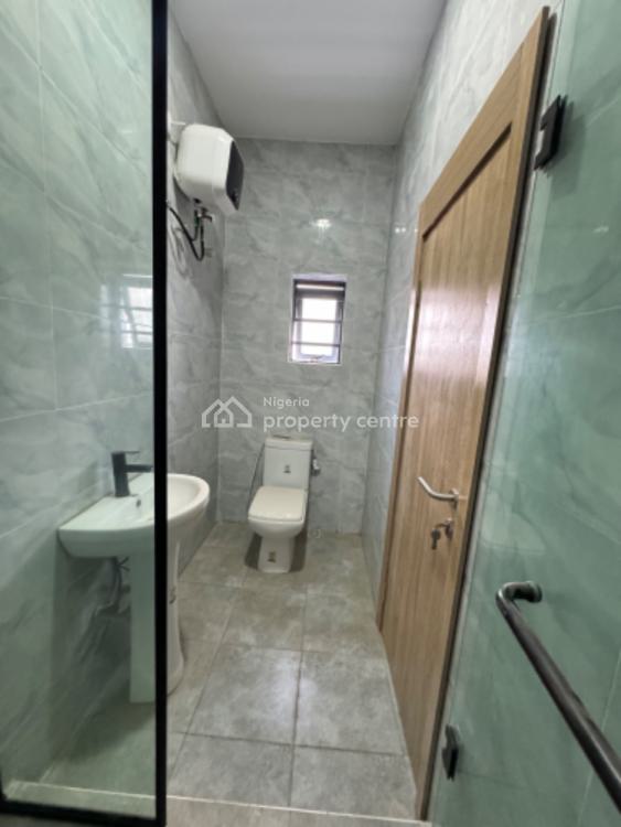 Exquisite 2 Bedrooms Apartment, Lekki Scheme 2, Abraham Adesanya, Ajah, Lagos, Flat / Apartment for Sale
