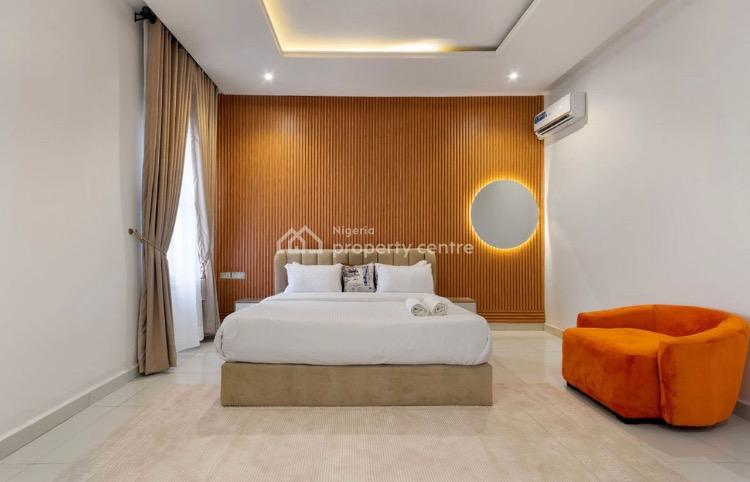 Cozy 3 Bedrooms Apartment with Ps4, Ologolo, Lekki, Lagos, Flat / Apartment Short Let