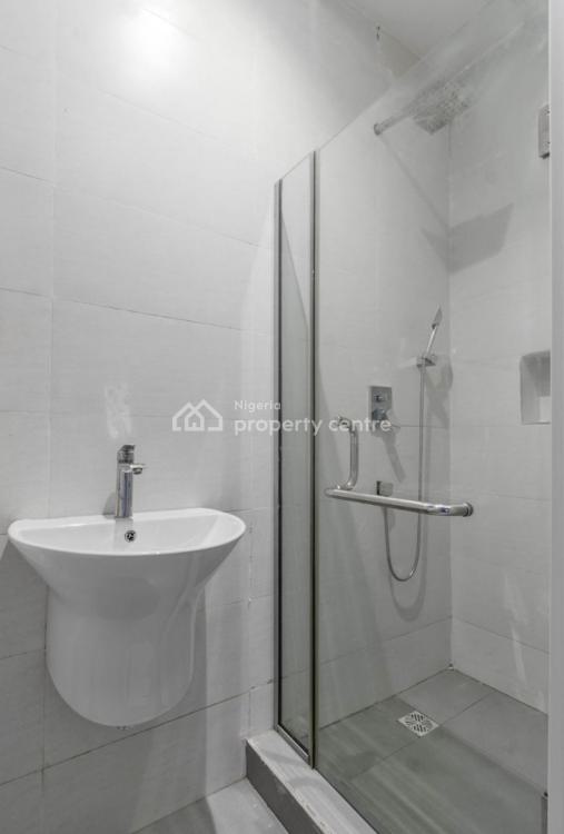 Cozy 3 Bedrooms Apartment with Ps4, Ologolo, Lekki, Lagos, Flat / Apartment Short Let