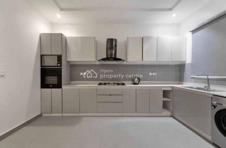 Cozy 3 Bedrooms Apartment with Ps4, Ologolo, Lekki, Lagos, Flat / Apartment Short Let