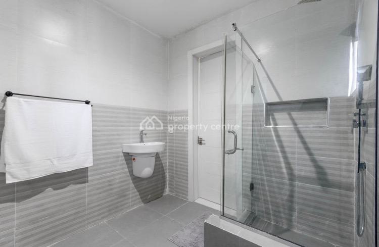 Cozy 3 Bedrooms Apartment with Ps4, Ologolo, Lekki, Lagos, Flat / Apartment Short Let