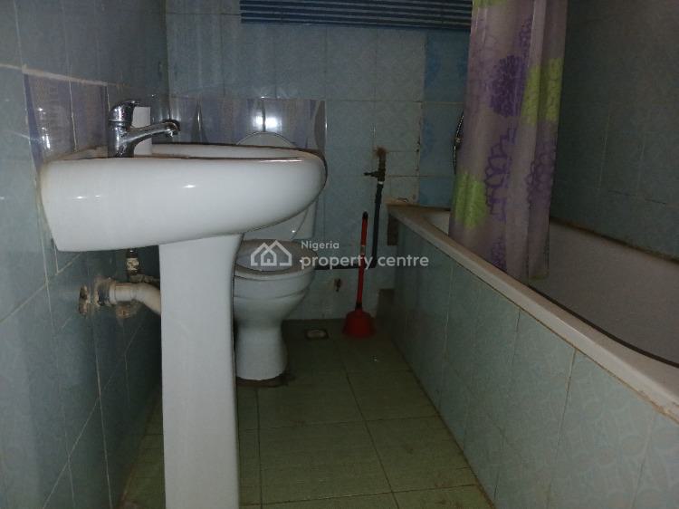 Standard 3 Bedrooms Flat Within a Serene Environment, Utako, Abuja, Flat / Apartment for Rent