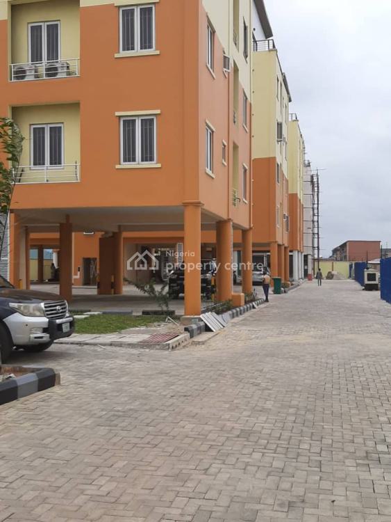 For Sale Executive And Service 3 Bedroom Flat With A Room Bq, Alcoves