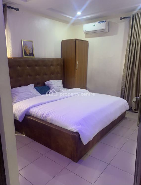 2 Bedroom Deluxe Flat, Gra Phase 2, Magodo, Lagos, Flat / Apartment Short Let